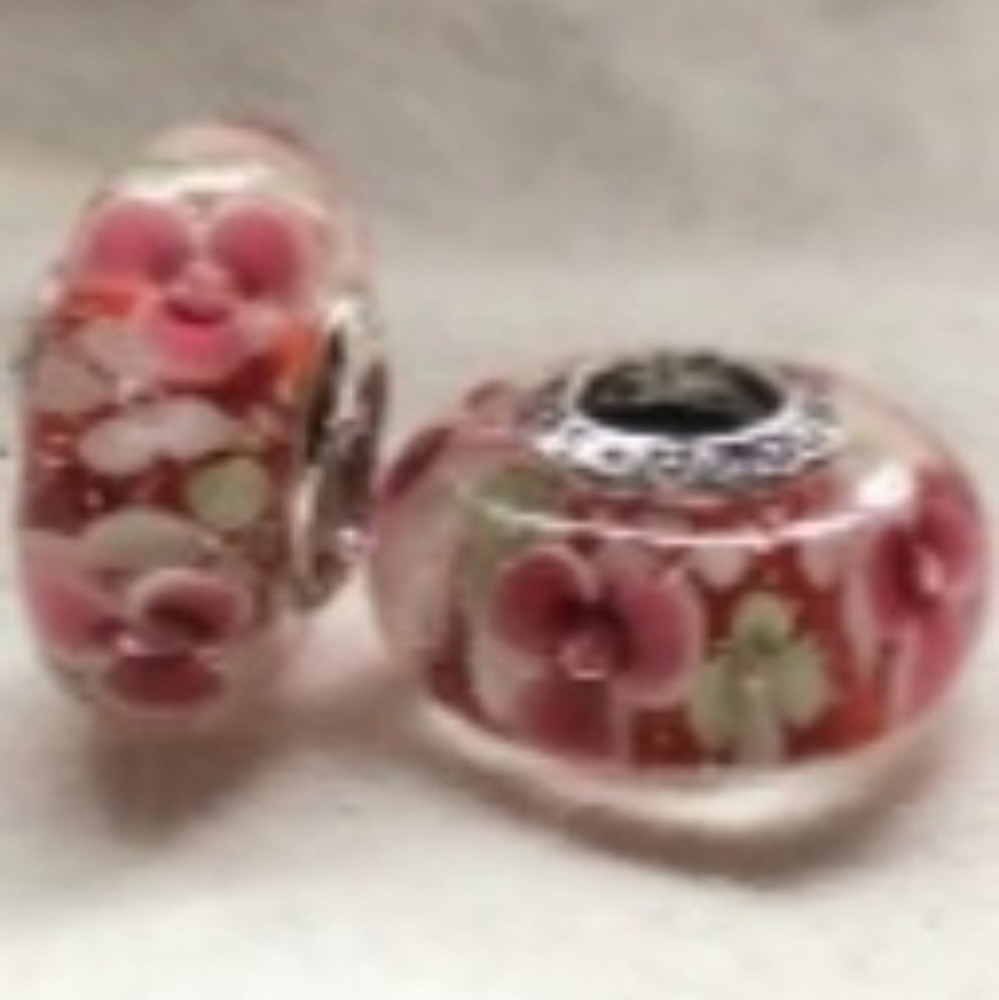 NOT AVAILABLE AT THIS MOMENT SALE PRICE 1 Authentic Pandora charm